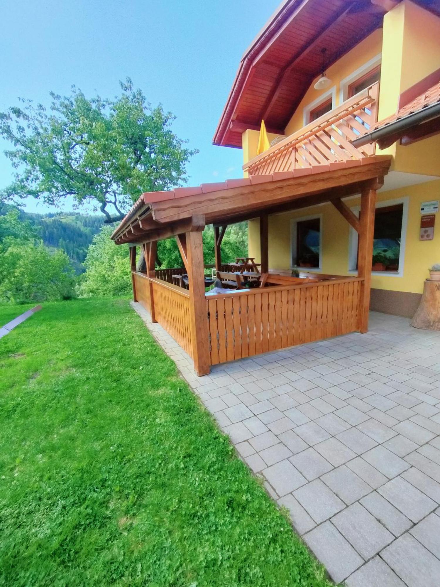 Apartments Organic Tourist Farm Gradišnik Prevalje Exterior foto