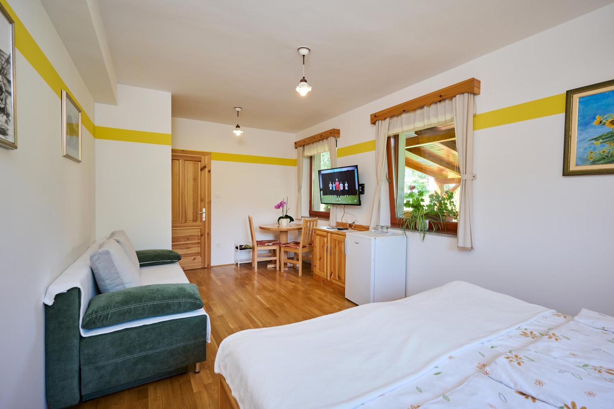 Apartments Organic Tourist Farm Gradišnik Prevalje Exterior foto
