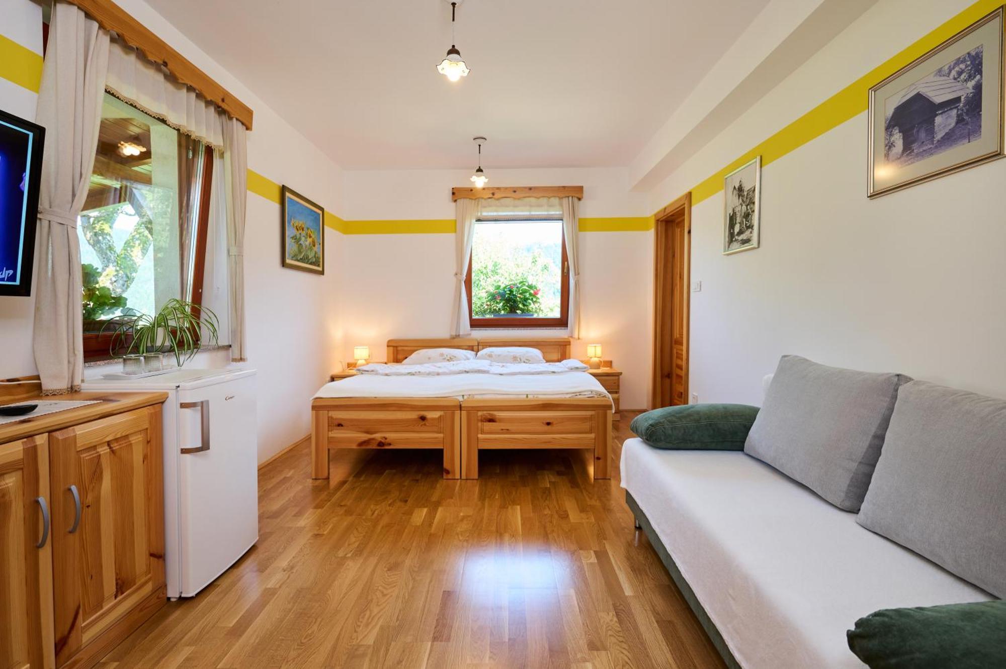 Apartments Organic Tourist Farm Gradišnik Prevalje Exterior foto