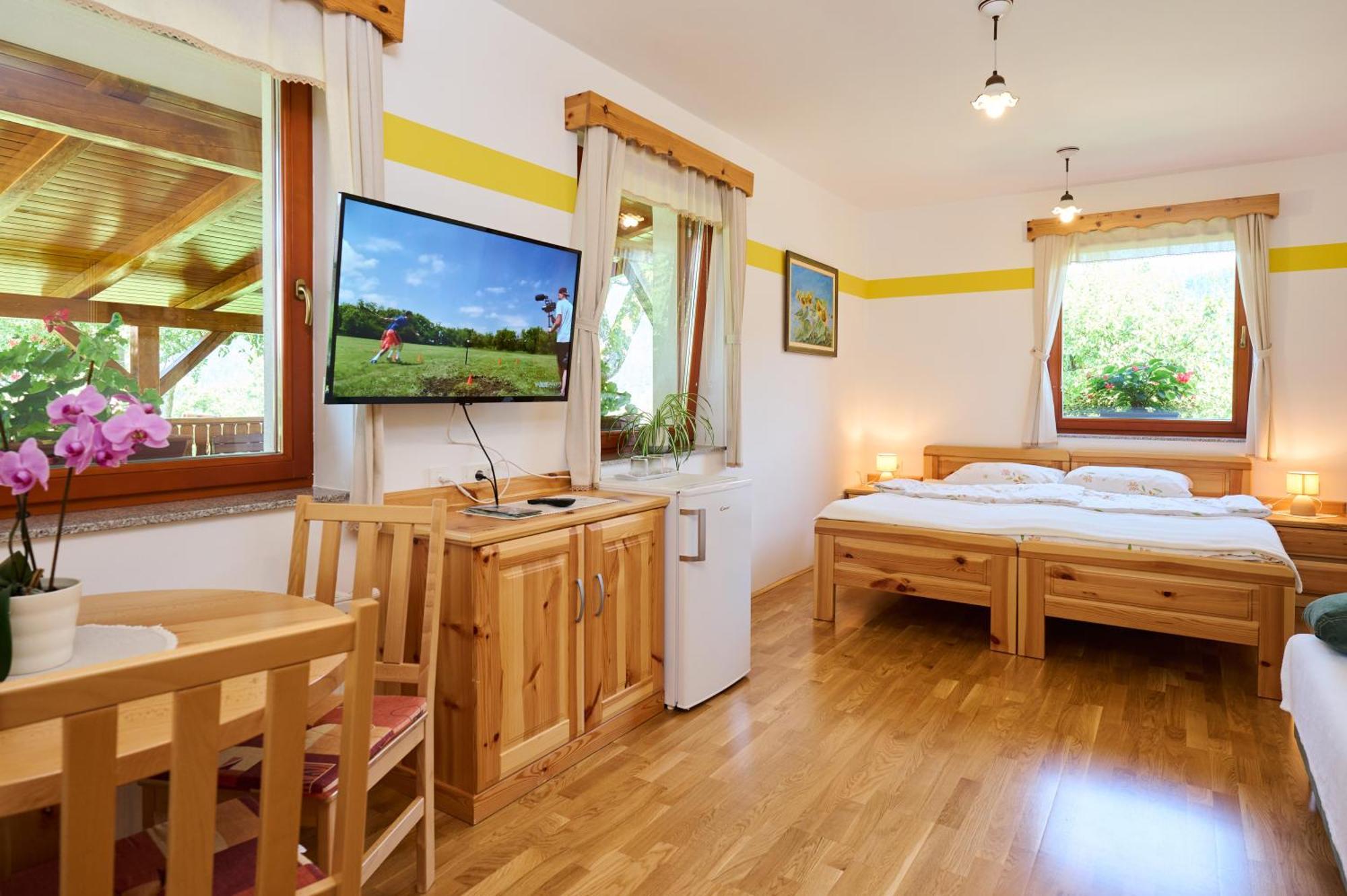 Apartments Organic Tourist Farm Gradišnik Prevalje Exterior foto