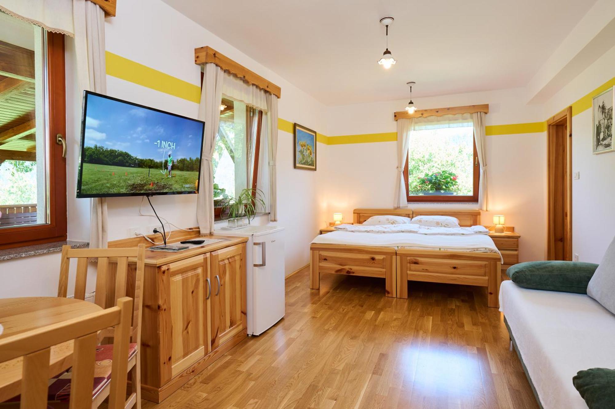 Apartments Organic Tourist Farm Gradišnik Prevalje Exterior foto